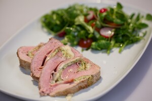 Rotolo di carne con insalata verde (Rollade van kalfslende met groene salade)