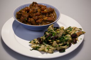Lamsstoof met saffraan en kaneel & Artisjokkensalade met olijven en citroen