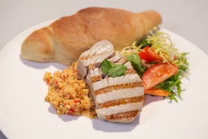 Tonijnfilet met een schaaldierensalsa uit Suriname