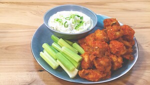 Buffalo wings en blue cheese dip