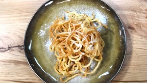 Jalebi in rozenwater
