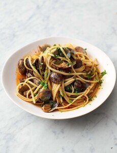 Pasta vongole met spicy 'nduja