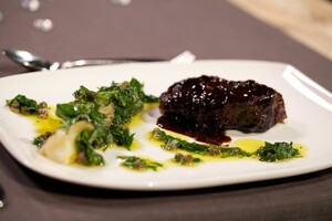 Smeltend zachte sukade met salsa verde