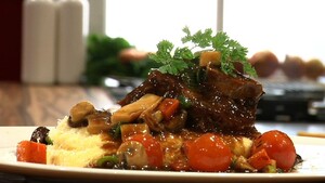 Gestoofde ossenstaart met polenta