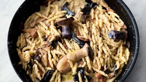 Pasta met paddenstoelen en knoflook