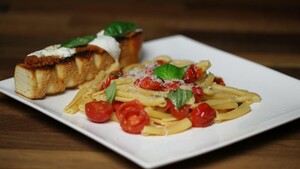 Pasta Pinuccia met bruschetta