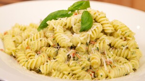 Fusilli con pesto alla Siciliana & Caprese alla Gio