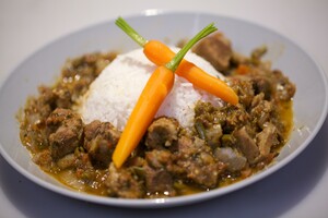Lamsstoofpot met bospeentjes