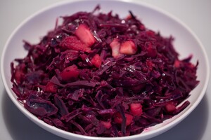 Rodekool met appeltjes