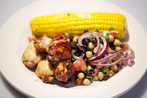 Hot & Sweet chicken wings met maïskolven