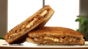 Peanutbutter and banana sandwich