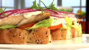 Broodje gerookte makreel