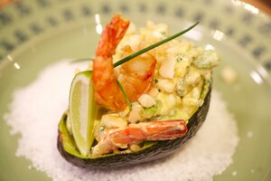 Gevulde avocado met Oosterse garnalen