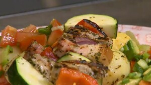 Provençaalse spiesjes met avocadosalade
