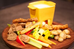 Geitenkaasfondue met Hollandse dippers