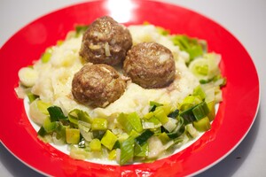 Gehaktballetjes met aardpeerpuree