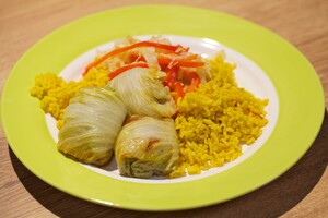 Koolrolletjes met spicy gehakt