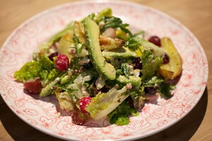Goed gevulde avocadosalade