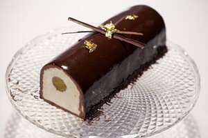 Terrine van sherrymousse en perzikcompote