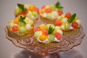 Frisse meloengebakjes met yoghurtmousse