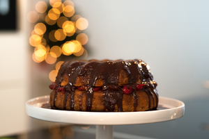 Tulband met cranberrycompote en karamelsaus