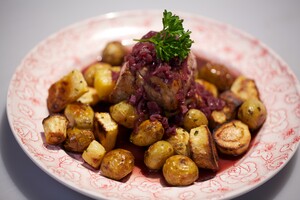 Geroosterde groente met verwensaus