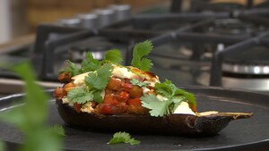 Gevulde aubergine met kikkererwten