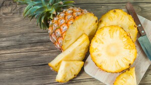 Ananas snijden