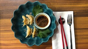 Gyoza met spitskool, gehakt, shiitake en shisoblad