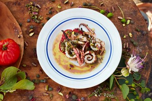 Gegrilde-inktvissalade