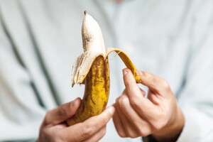 Banaan met schil