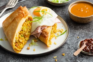 Loempia gevuld met nasi