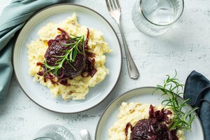 Gehaktballen met rodewijnjus en aardappel-selderijpuree