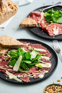 Carpaccio met dragon-truffelmayonaise