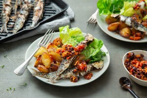 Sardines met olijvensalsa en crispy aardappels