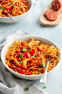 Spaghetti met chorizo en garnalen
