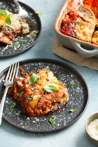 Melanzane met parmezaan en basilicum