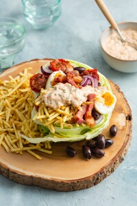 Afwasvrije campingsalade met Thousand Island dressing