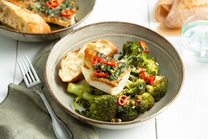 Bagna cauda met schelvis en broccoli