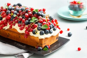 Yoghurtcake met bessen