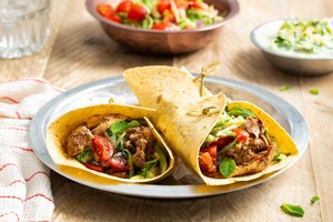 Kip tandoori-wraps van de BBQ