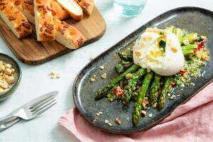 Groene asperges met burrata