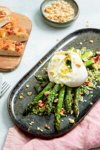 Groene asperges met burrata