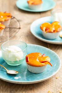 Bitterkoekjescakejes met nectarine en mascarponesorbet