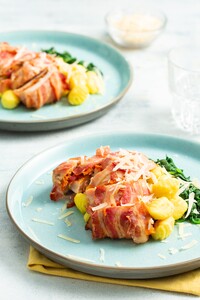 Kip met pesto en spek uit de oven