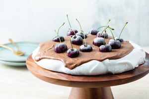 Pavlova met pure chocoladeroom