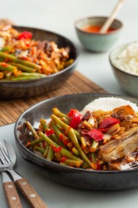 Gestoomde makreel in ketjapsaus met sperziebonen en rijst