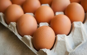 eieren doorprikken voor koken