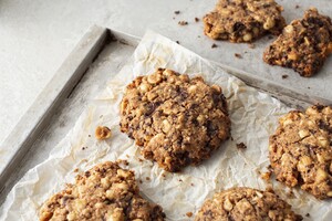 Robuuste speltkoeken met hazelnoot