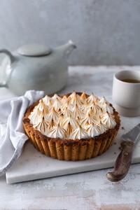 Salted Caramel Meringue Taart